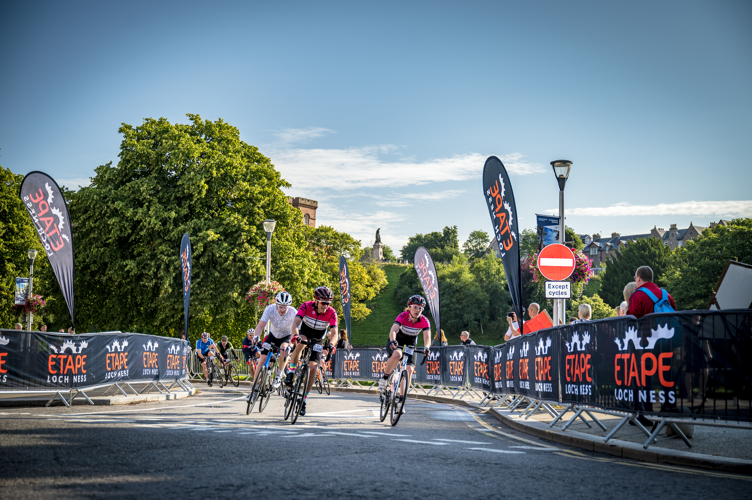 Etape Loch Ness riders close in on the Finish Line